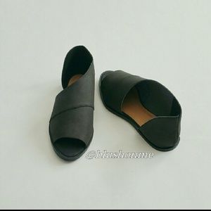 Shoes - 🎉 Last Sz 6 🎉 Peep Toe Ankle Cut Out Flats Shoes - 🎉 Last Sz 6 🎉 Peep Toe Ankle Cut Out Flats